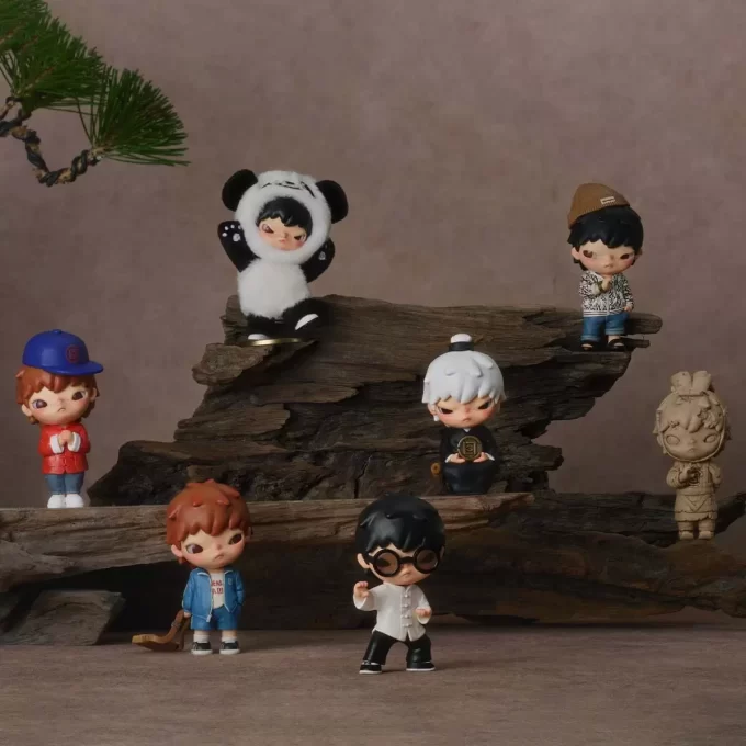 Figurine din seria Hirono × CLOT