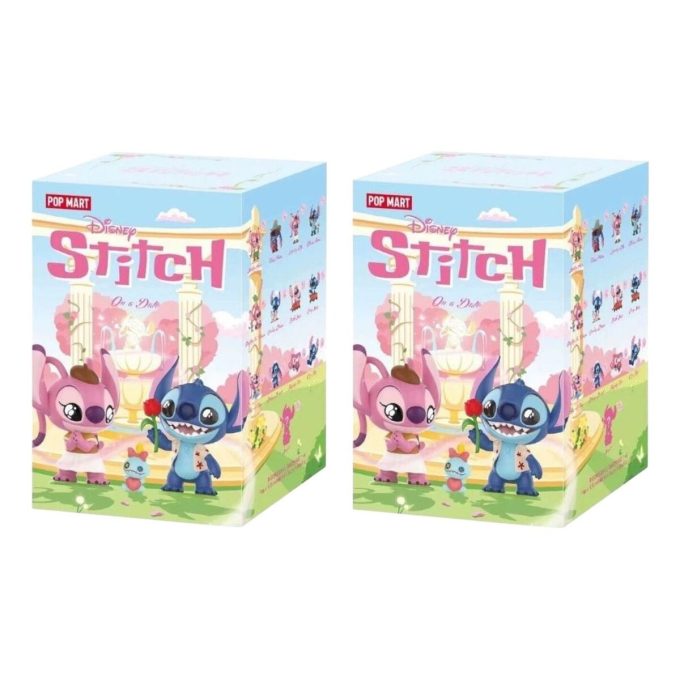 Figurine Disney Stitch On a Date, cutie sigilată (2 cutii blind)
