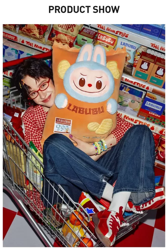 Pernă MONȘTRII Seria Wacky Mart (Chipsuri)