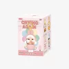 Seria CRYBABY Crying Again – Cutie de pluș cu față din vinil Seria CRYBABY Crying Again – Cutie de pluș cu față din vinil