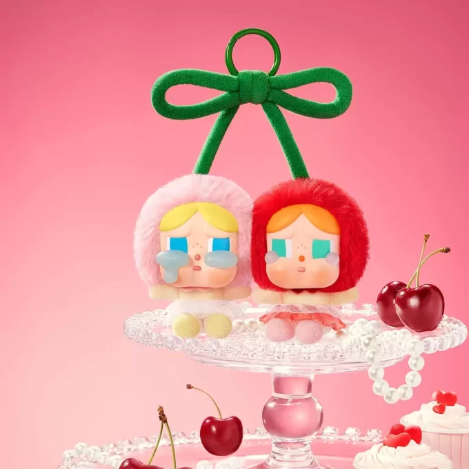 Seria CRYBABY Crying For Love – Felicitare de pluș din vinil cu tematică de agățat (Te iubesc mult, Cherry)