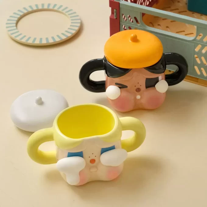 Seria CRYBABY Sad Club – Cană ceramică (maro)