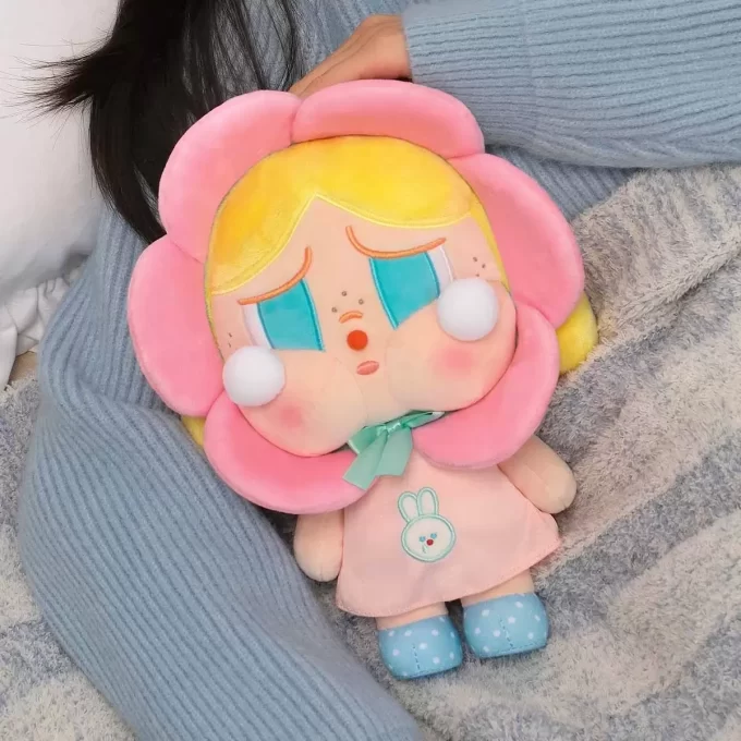 Seria CRYBABY Sad Club – Figurină de pluș
