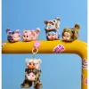 Seria CRYBABY Wild But Cutie – Cutie de vinil din pluș cu pandantiv Seria CRYBABY Wild But Cutie – Cutie de vinil din pluș cu pandantiv