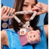 Seria CRYBABY Wild But Cutie – Cutie de vinil din pluș cu pandantiv Seria CRYBABY Wild But Cutie – Cutie de vinil din pluș cu pandantiv