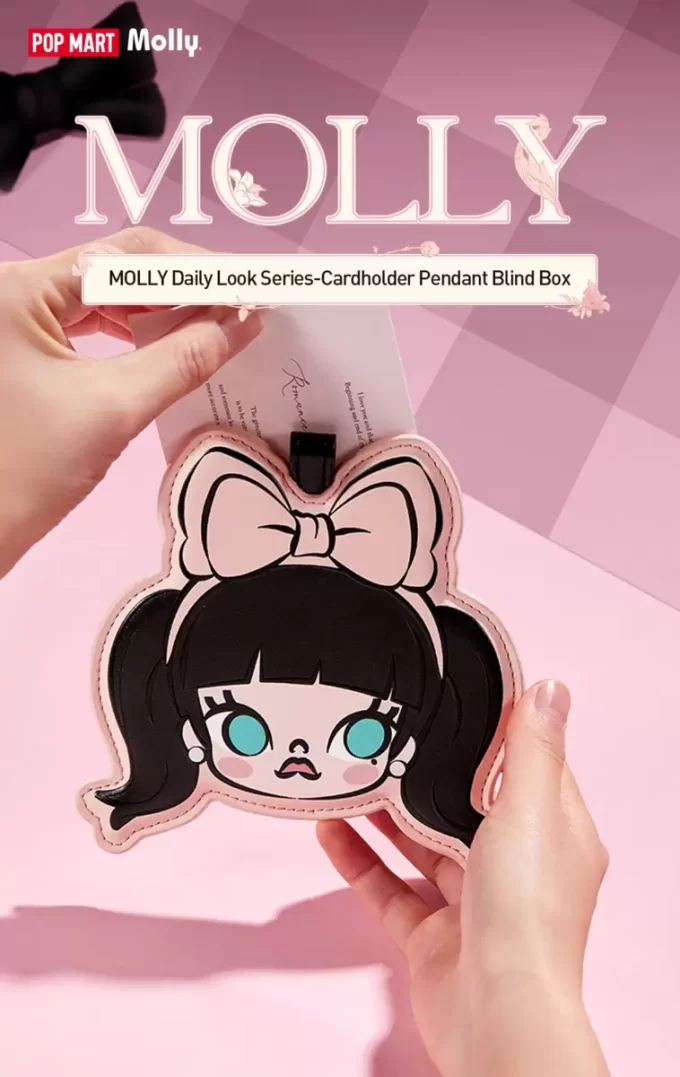 Seria MOLLY Daily Look – Cutie pentru jaluzele cu pandantiv și suport pentru carduri Seria MOLLY Daily Look – Cutie pentru jaluzele cu pandantiv și suport pentru carduri