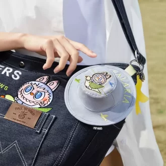 SERIA MONȘTRII CĂDEAU ÎN SĂLBĂTICIE – Geantă denim Messenger
