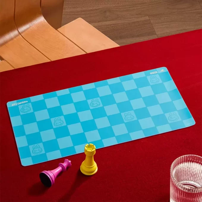 Seria MONȘTRILOR Let’s Checkmate – Covoraș de birou pentru calculator